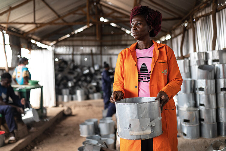 The production line of the new cooking stoves