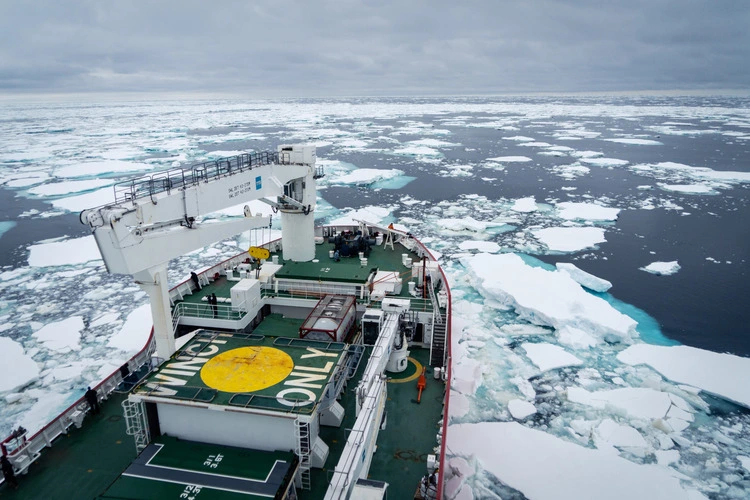 The S.A. Agulhas II breaks through ice as it journeys to find the Endurance.