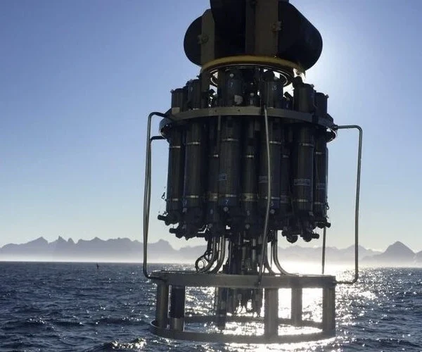 Previous AMOC studies relied on sea surface temperature data. A CTD rosette device measures the ocean’s conductivity, temperature, and depth by collecting water samples at varying depths, making models more accurate than ever.