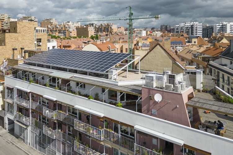 Entrepatios, a green, communal housing unit in Madrid's southern suburbs
