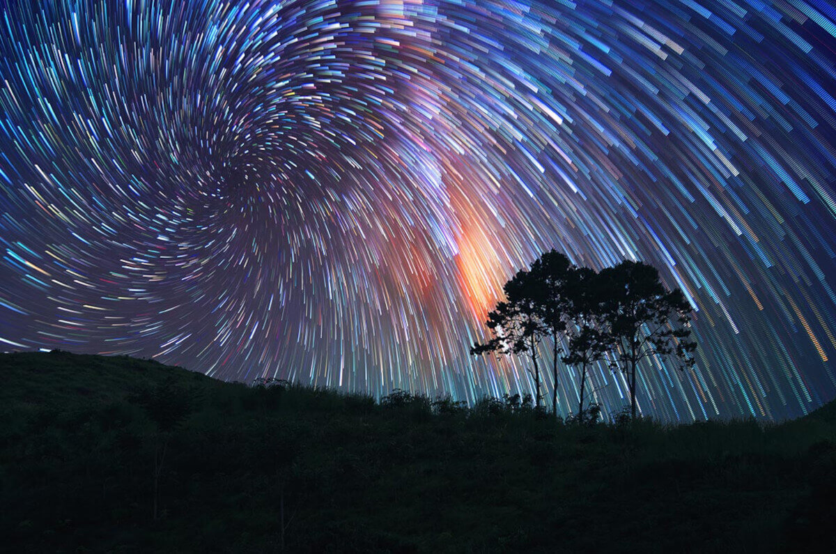 Using long exposure for photographing the night sky