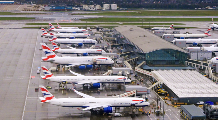 Terminal Five at Heathrow was
opened in 2008 to handle 30
million passengers a year. It had
reached 32.1 million by 2018