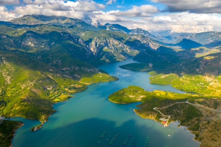 QUIZ: Lakes and Seas