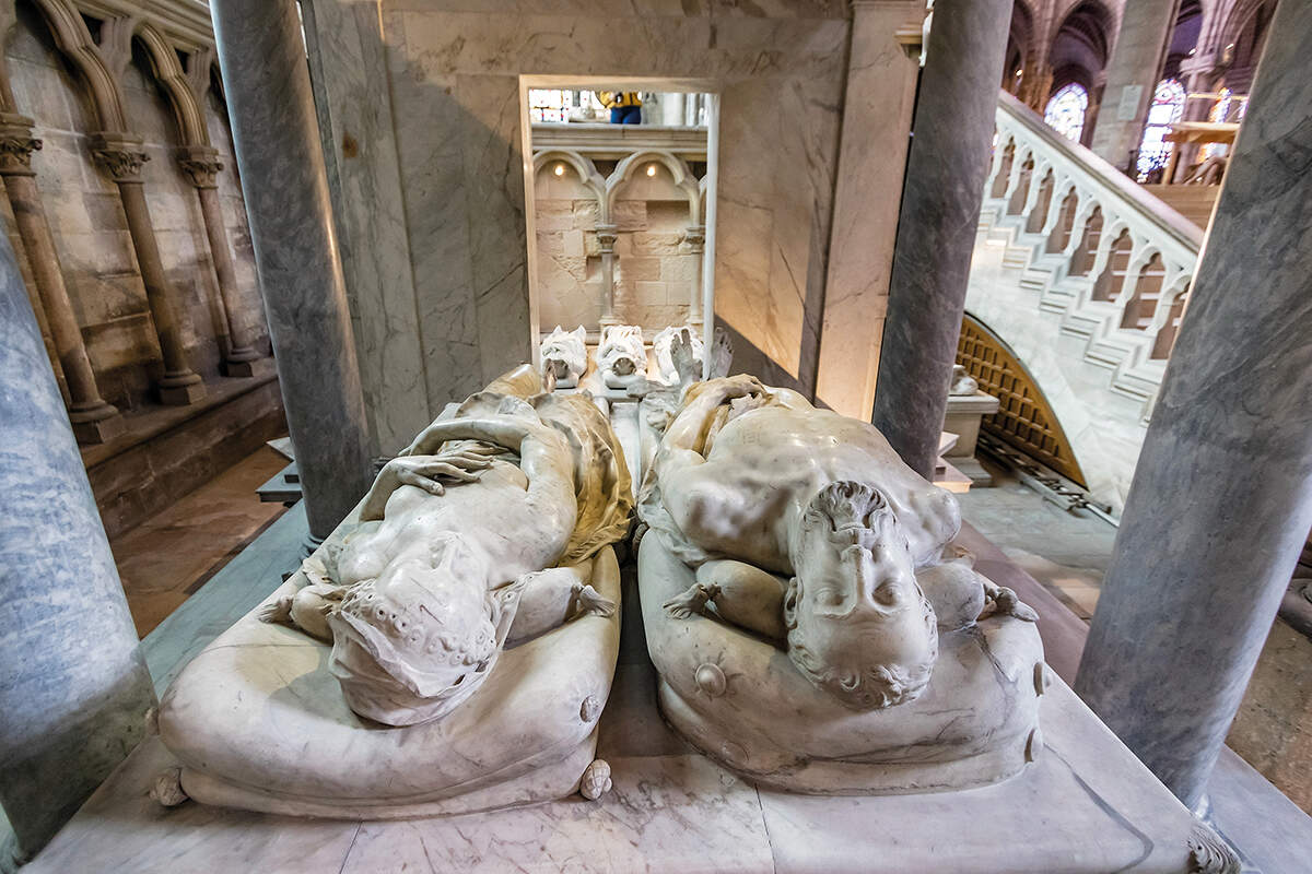 Germain Pilons effigies of Catherine de’ Medici and Henry II on their tomb