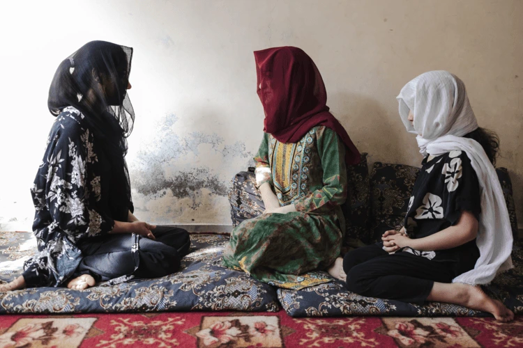 Sisters Nazia, 18, Morsal, 15, and Zahra, 10, left Afghanistan with their parents after facing revenge kidnapping threats from their older sister’s ex-husband. This traditional practice is called baad and still takes place in parts of Afghanistan