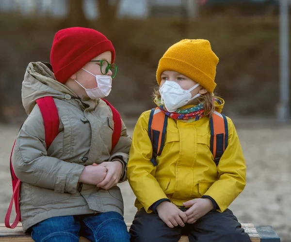 Air pollution slows lung growth during childhood, study finds