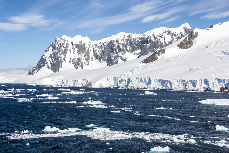 Antarctica - Antarctic Peninsula - Palmer Archipelago - Neumayer Channel - Global Warming / Summer In Antarctica