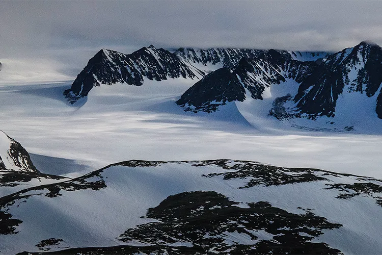 Connell Glacier converges with Union Glacier