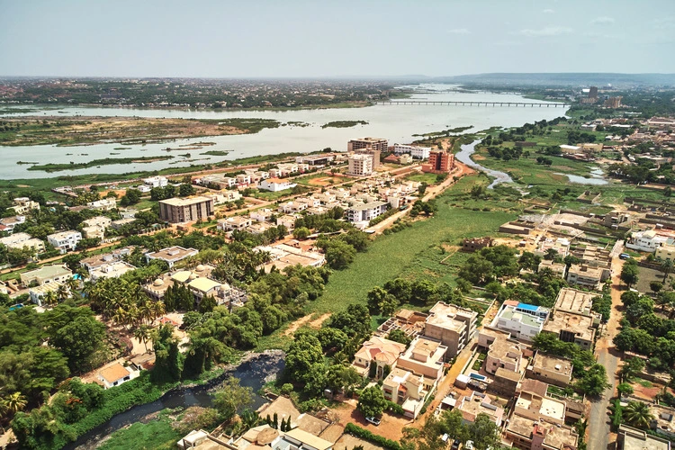 Bamako is the capital and largest city of Mali, with a population of 1.8 million. In 2006, it was estimated to be the fastest-growing city in Africa and sixth-fastest in the world.