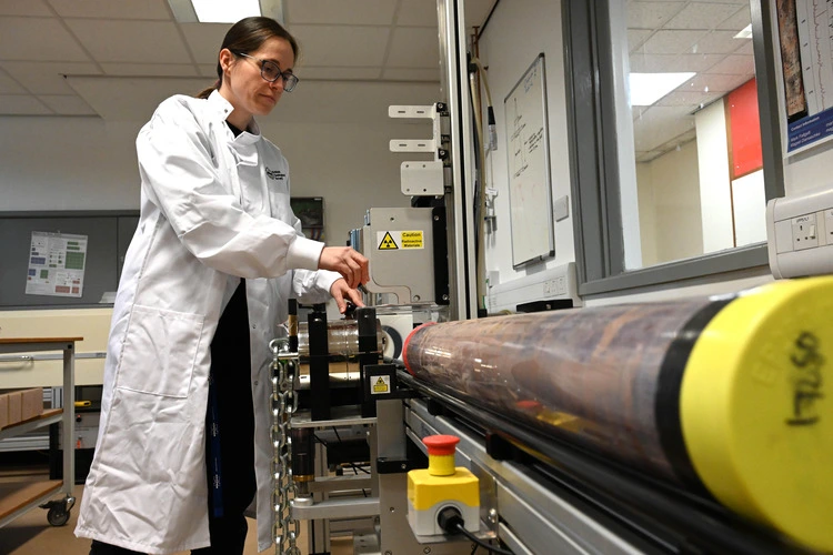 The Mercia Mudstone Group rock cores being scanned and analysed at BGS’s Core Scanning Facility (CSF).