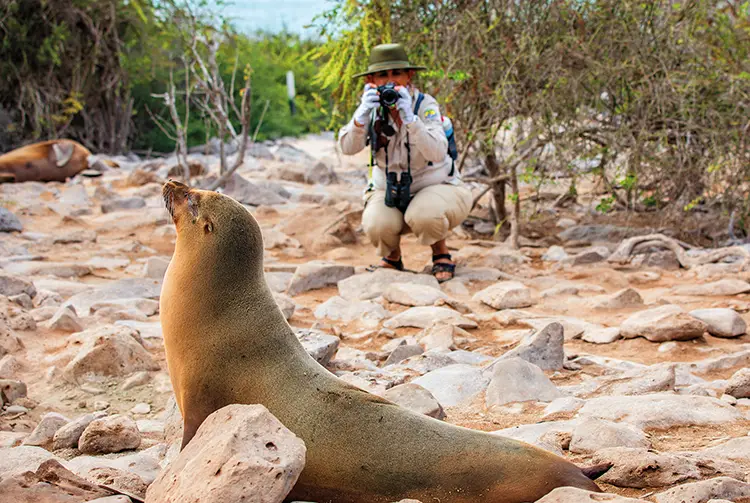 Small group excursions limit the impact on Galápagos wildlife