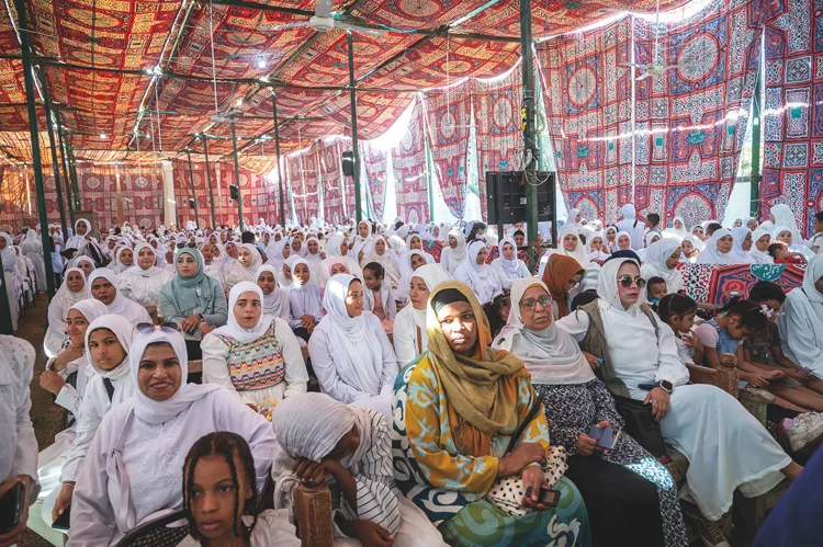 Crowds at the El Dandarawy family conference