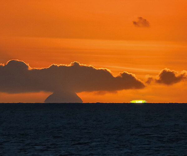 The green flash seen at sunset on the Caribbean island of Curaçao