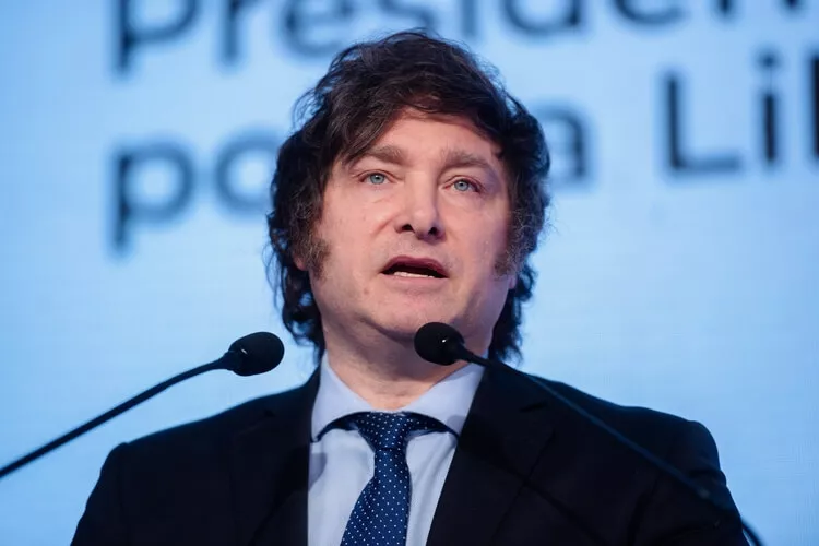 Argentina begins legal action against UK over Falklands oilfield project