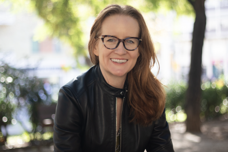 Katie Carr headshot
