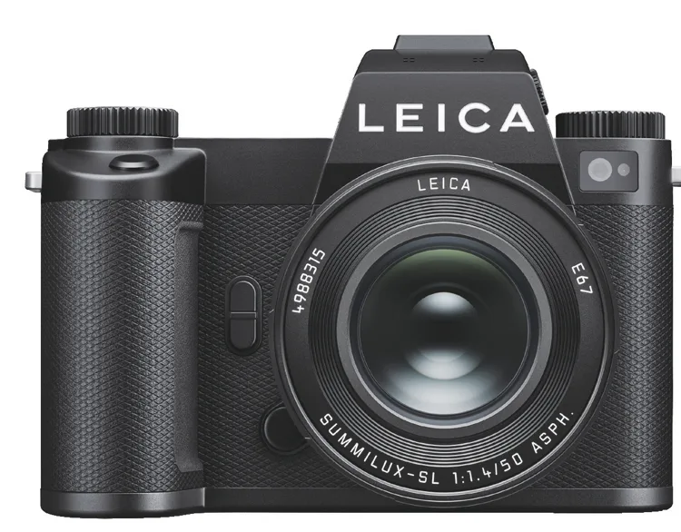 Leica SL3-S camera with Vario-Elmarit-SL 28-70mm lens
