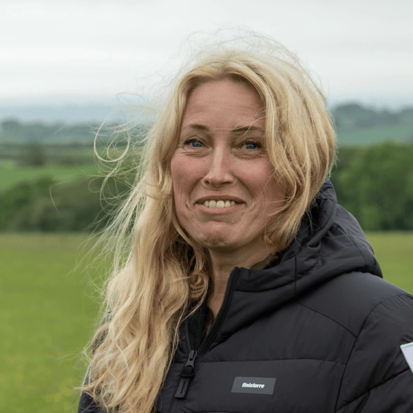 Sacha Dench headshot