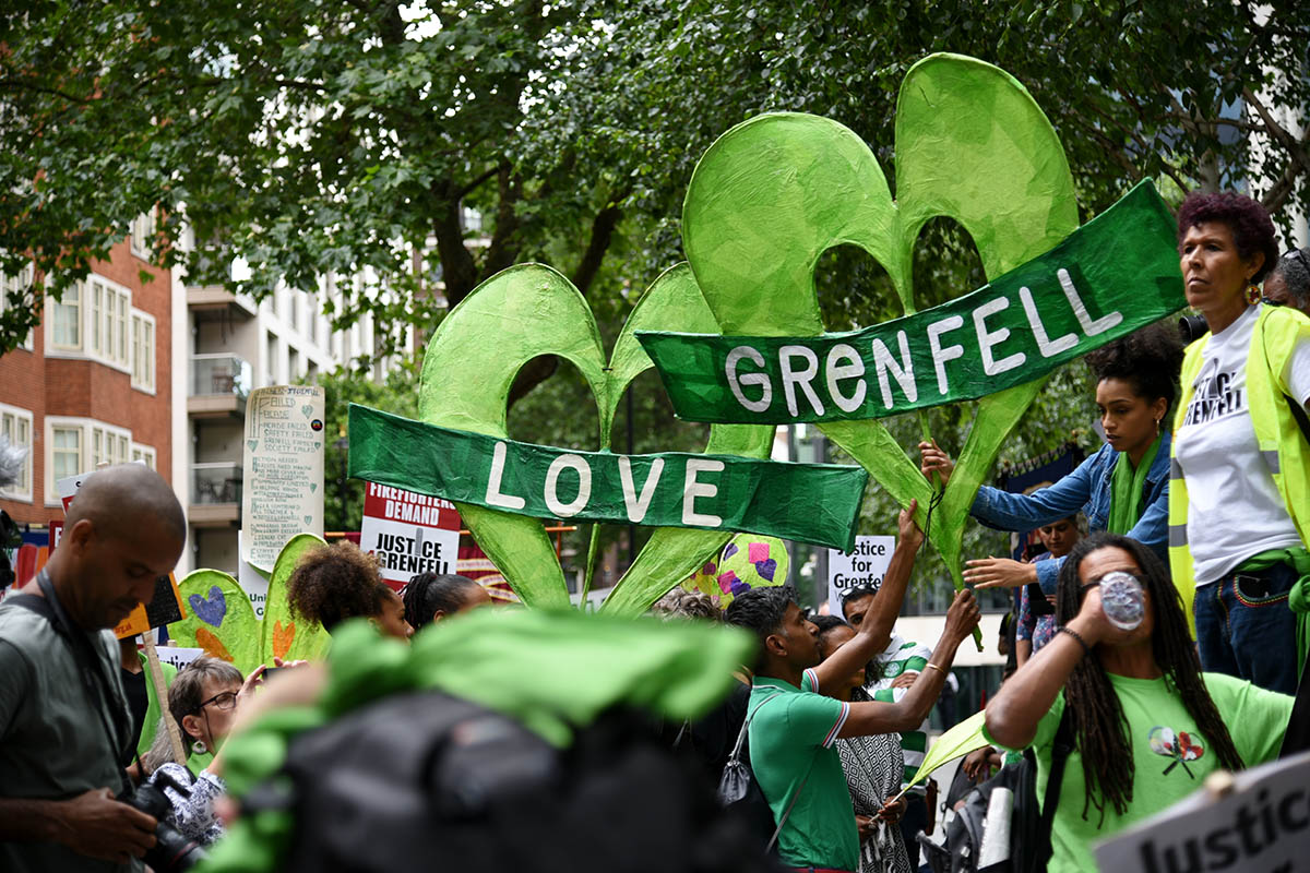 Grenfell signs Notting Hill carnival