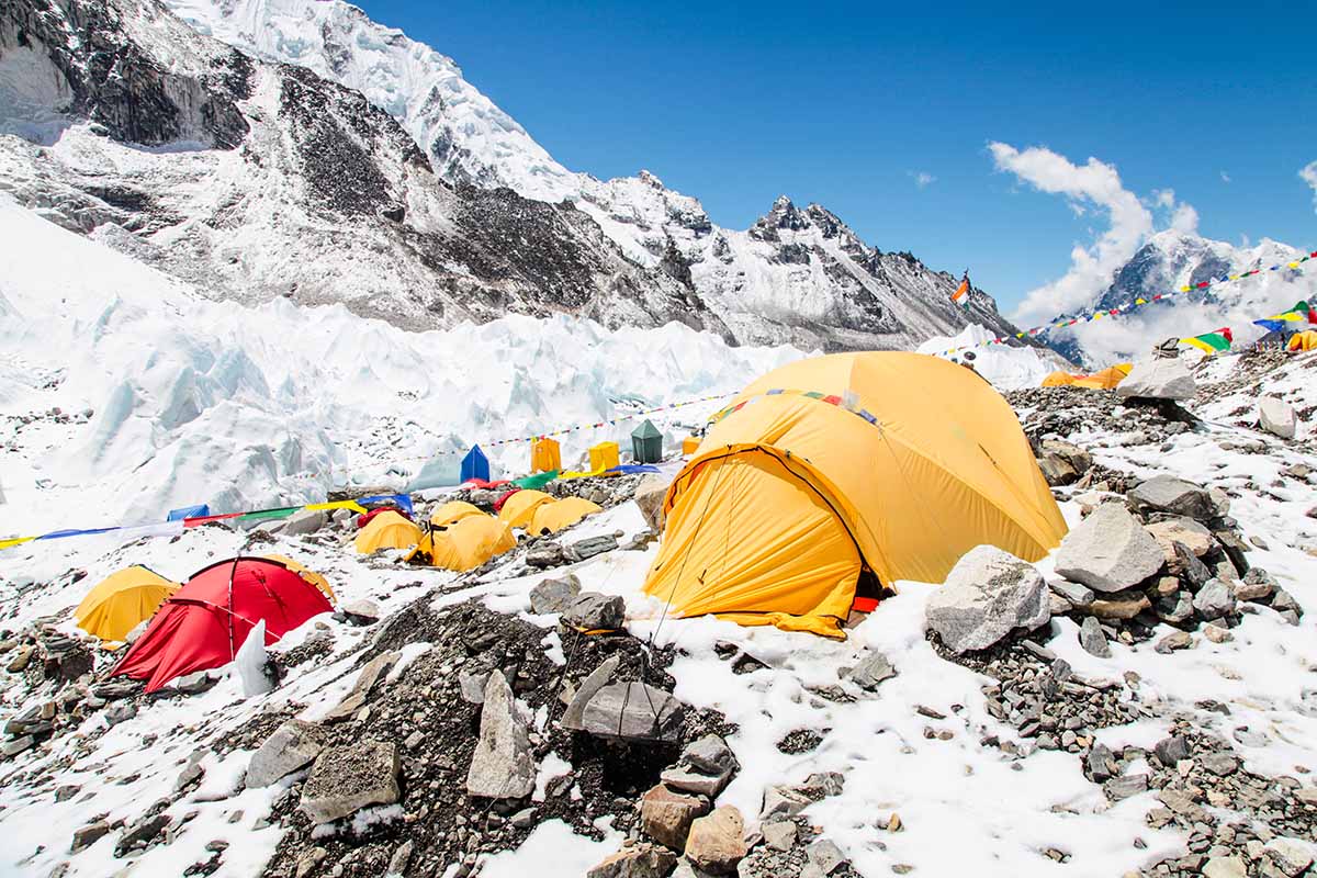 mount everest summit trash