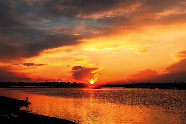 Sunset over the Tigris near the Turkey–Syria border