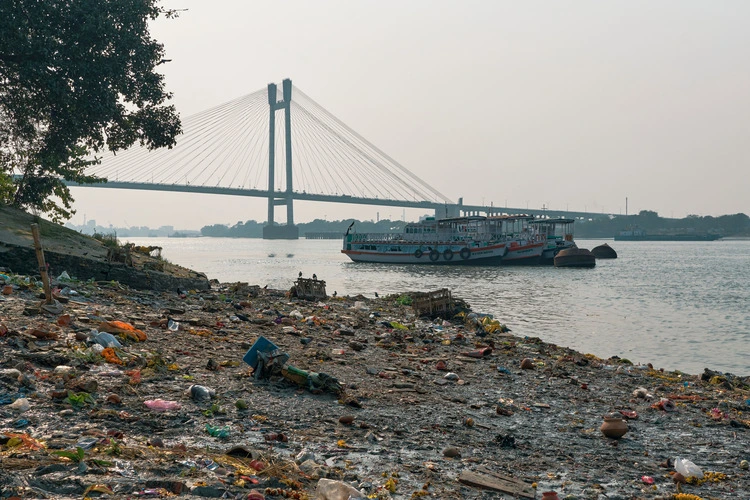 Kolkata, 02-02-2020: Heavily polluted Ganges.