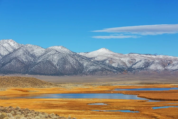 Sierra Nevada mountains in California, USA. Early Winter season.