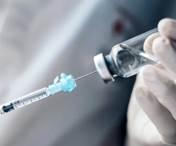 Injecting a vaccine